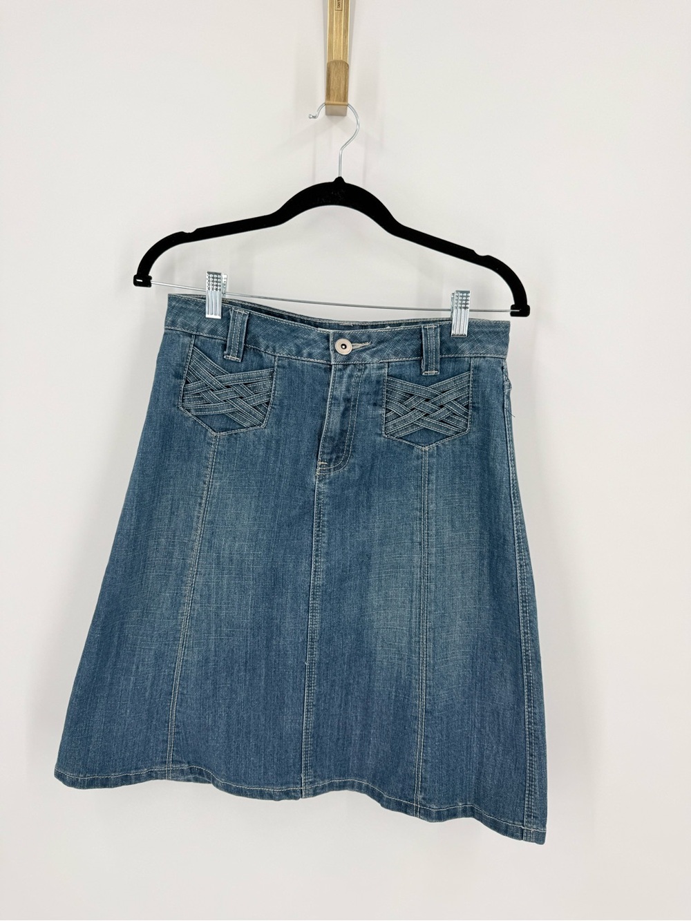 Dressbarn Denim Skirt Size 4 Blue A-Line Embellished Pockets Y2K